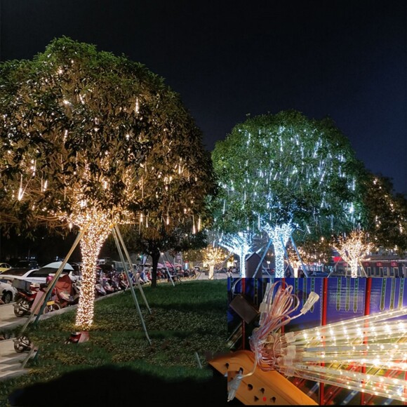 LED Colourful Meteor Shower Light Tube - Picture 2 of 3